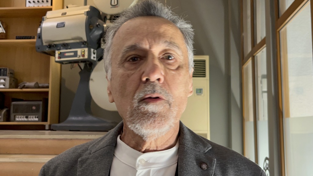 O Πάνος Καλτσάς για την πρεμιέρα του ιστορικού ντοκιμαντέρ «Ίχνη… καπνού» (Video)