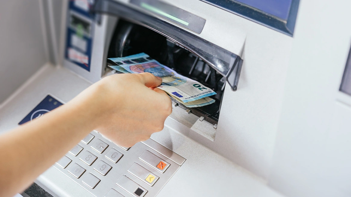 Τι πληρώνεται έως και τις 14 Αυγούστου από e-ΕΦΚΑ και ΔΥΠΑ