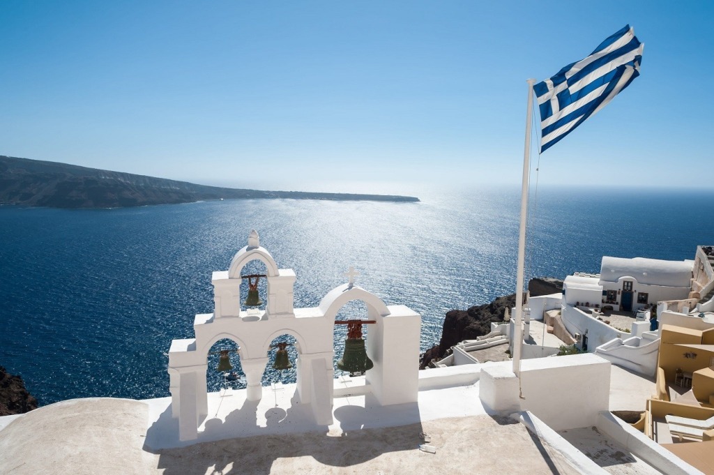 ΕΛΣΤΑΤ: Τουρισμός δύο ταχυτήτων το β’ τρίμηνο – Ανοδος στα καταλύματα, φρένο στην εστίαση