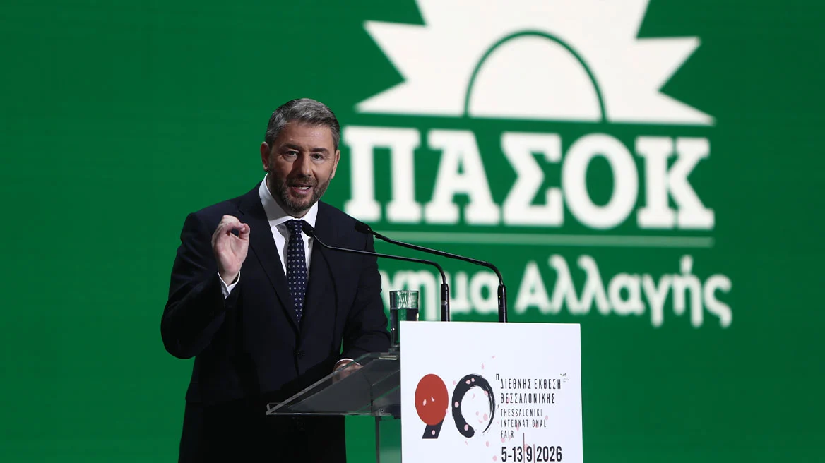 Το ΠΑΣΟΚ ξεκινά διμέτωπη αντιπαράθεση με ΝΔ και Τσίπρα, αιχμή η ακρίβεια και η στέγαση